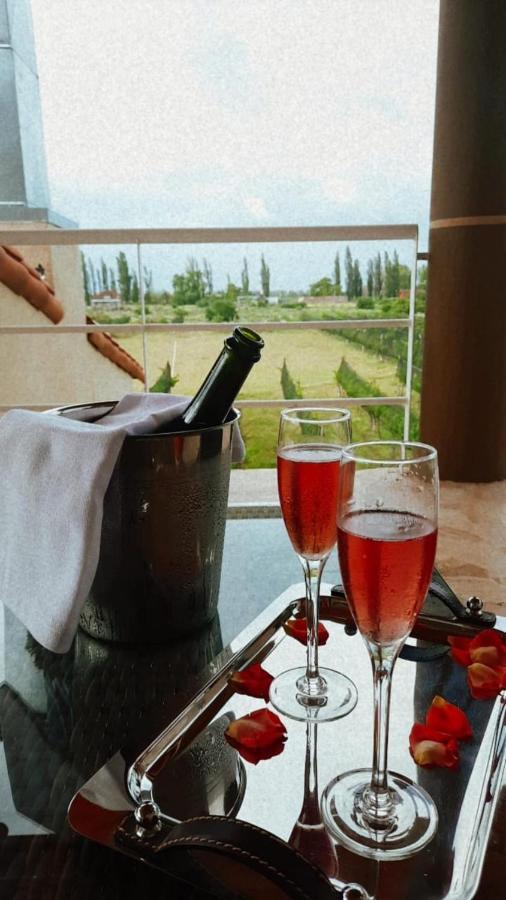 Chaglasian Wine & Suites San Rafael  Buitenkant foto