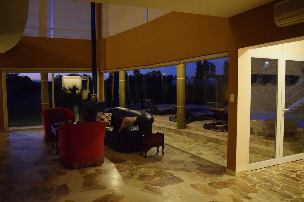 Chaglasian Wine & Suites San Rafael  Buitenkant foto